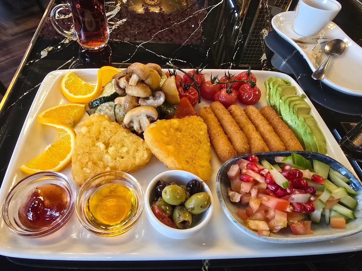 SALTANAT TURKİSH RESTAURANT - Image 5