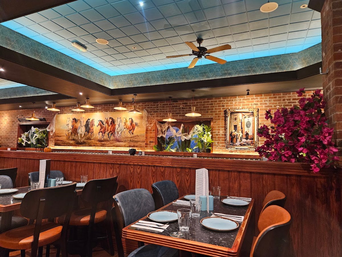 Turkuaz Restaurant Feltham - Image 2