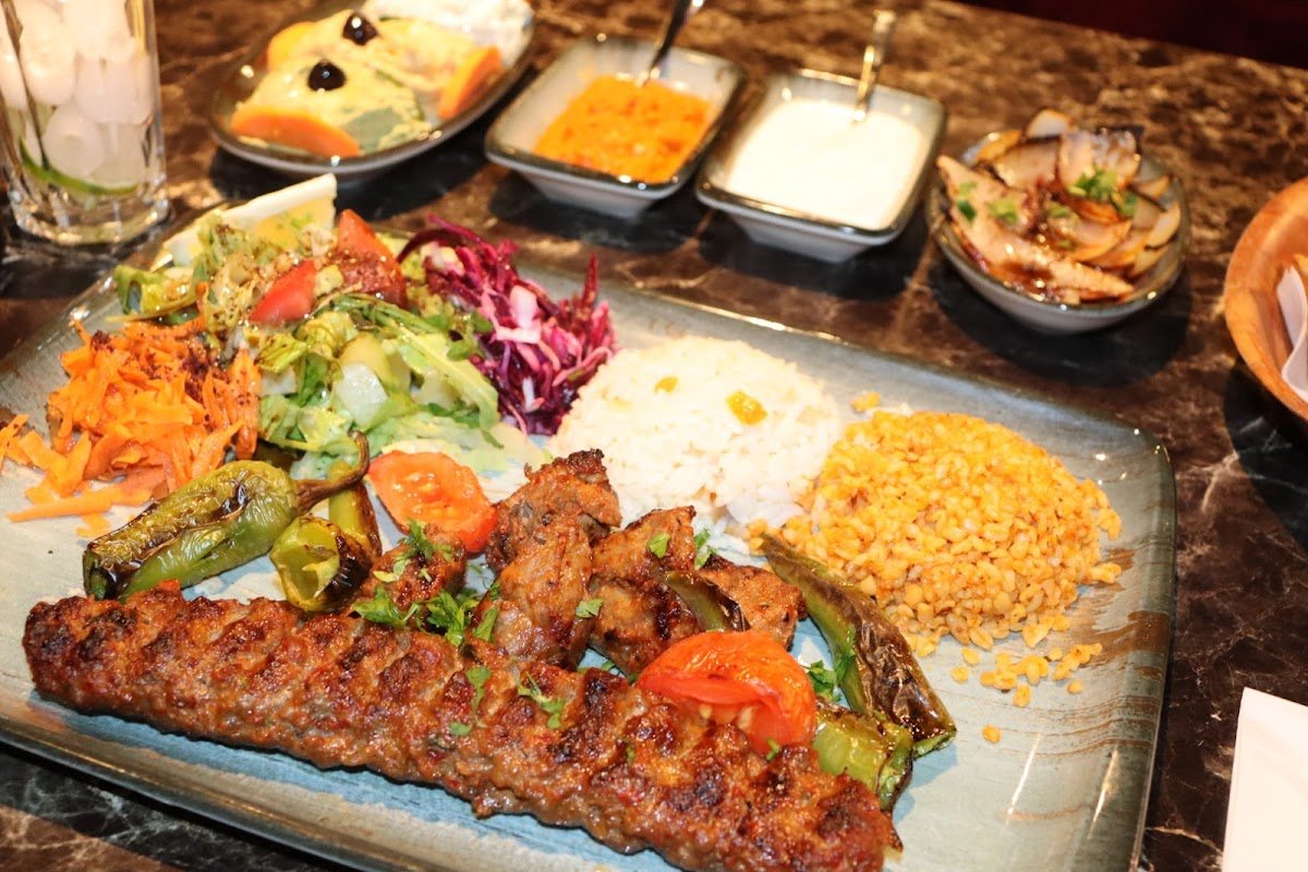 ET House Turkish Restaurant - Image 2