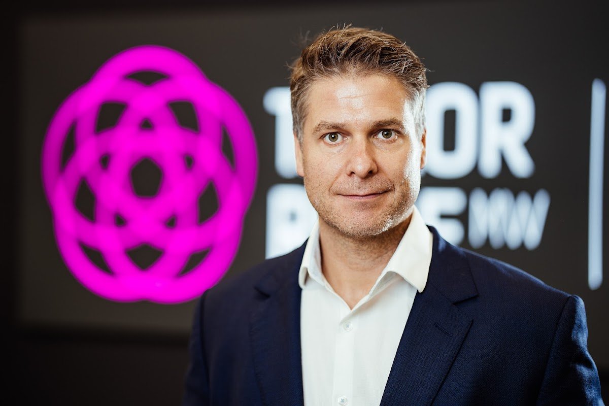 Taylor Rose - Fulham - Image 2