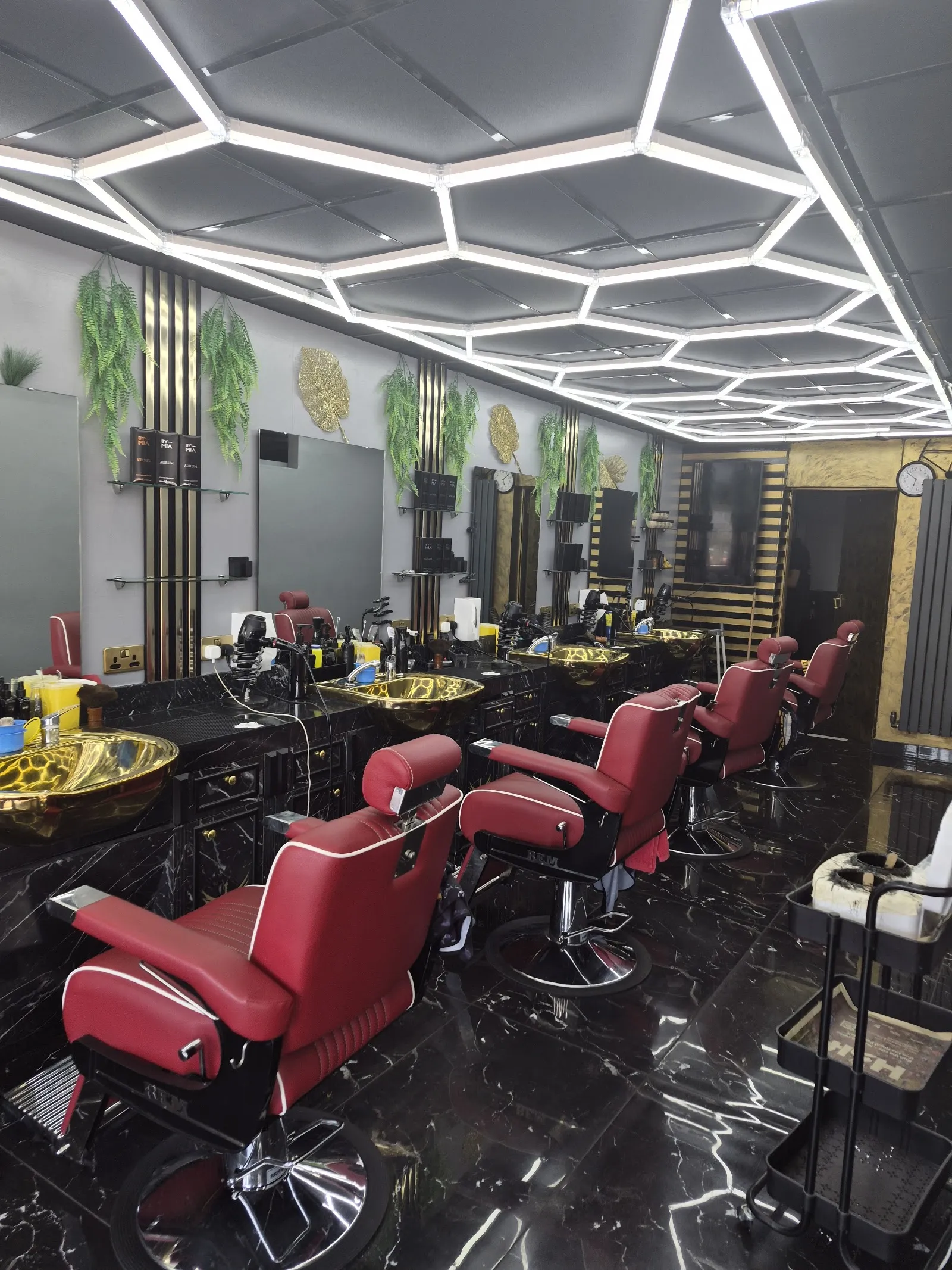 GOLDEN CAVE BARBER Traditional Turkish Barber